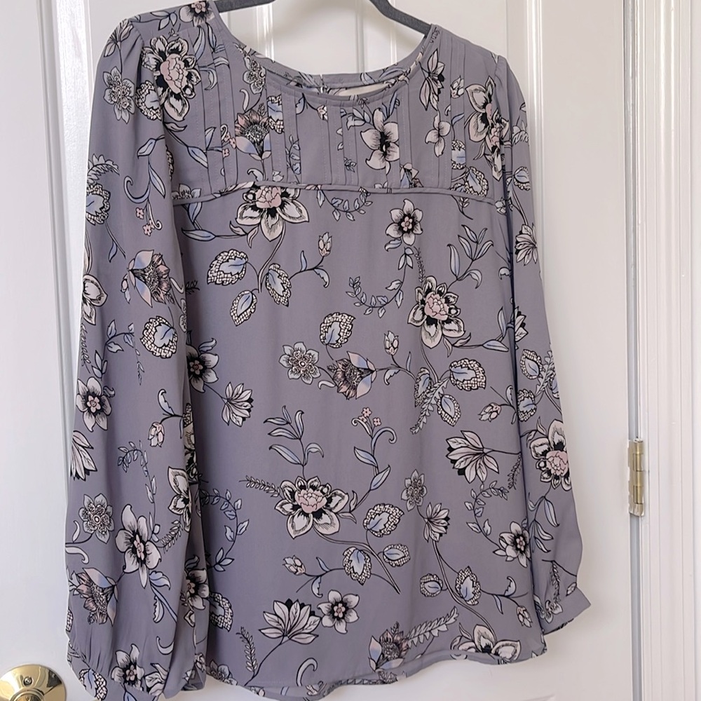 Loft floral blouse with round neck and pleats in lavender gray black and pink